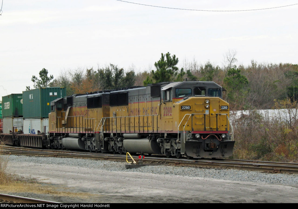 UP 2280 & 6174 in the intermodal yard